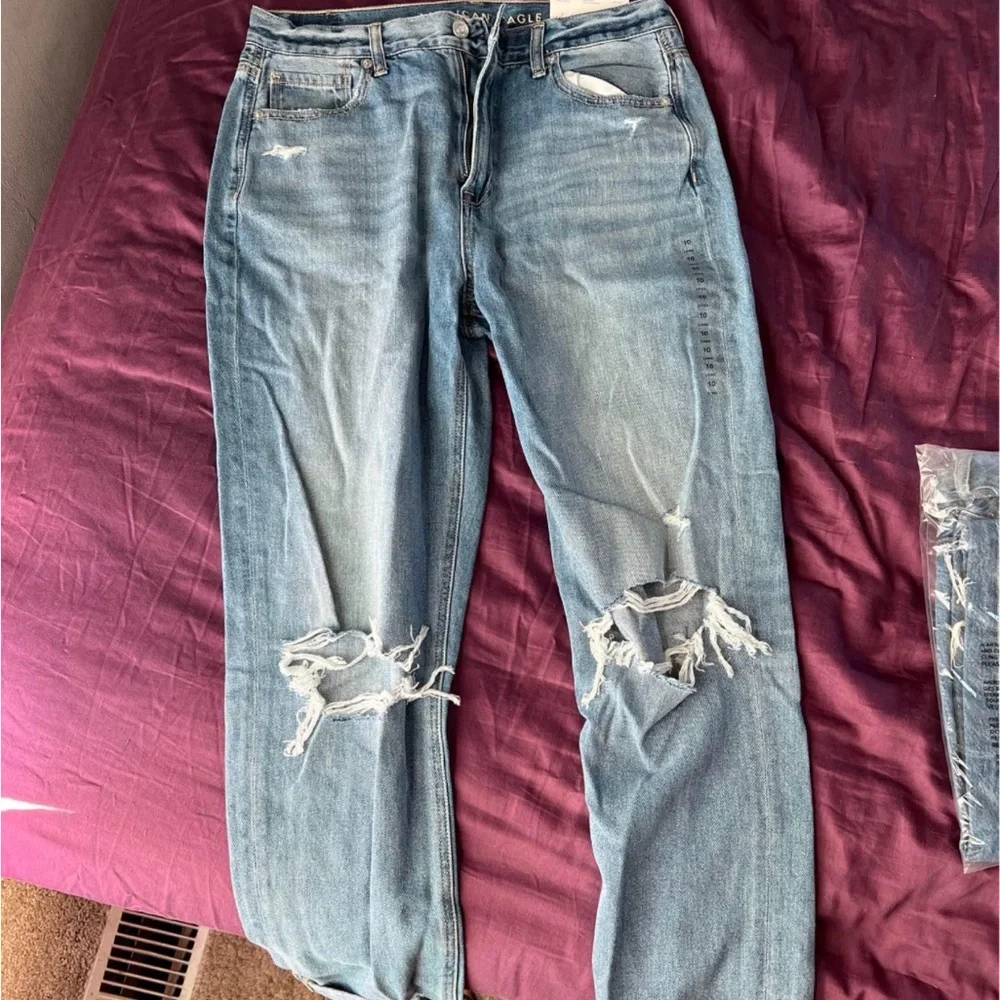 NWT American eagle mom jeans - Picture 2 of 2